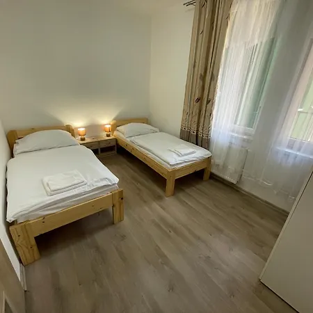 Grand In The Centre Of Apartment *